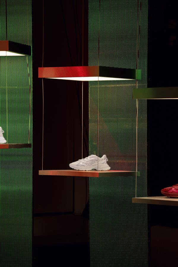 LACOSTE LIGHTCLUB
