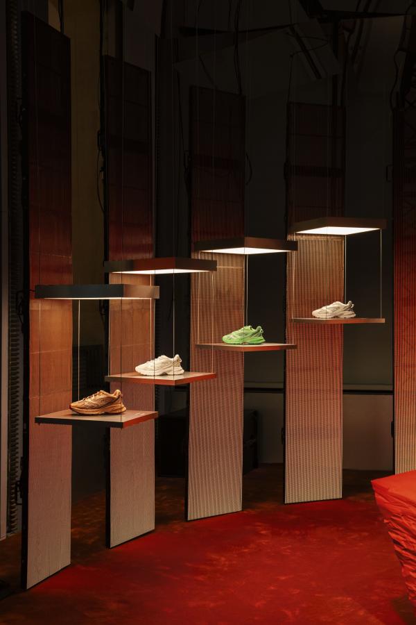 LACOSTE LIGHTCLUB
