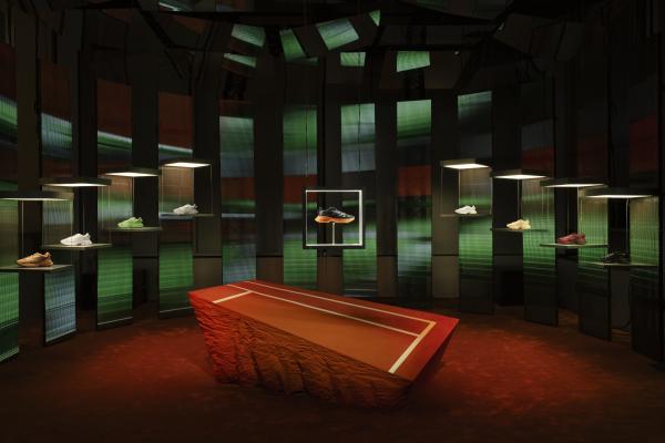 LACOSTE LIGHTCLUB